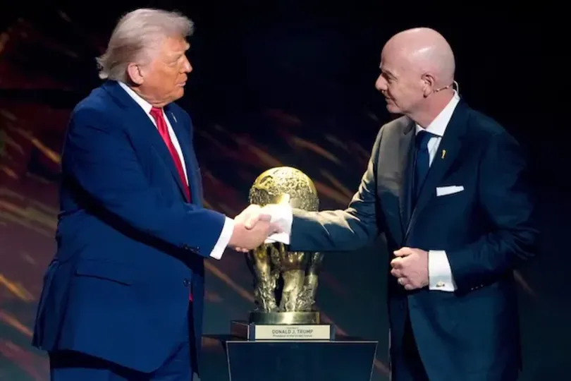 كأس العالم 2026: الرئيس ترامب يتصل برئيس الفيفا لمراجعة البطاقة الحمراء التي تلقاها نجم أمريكي.
