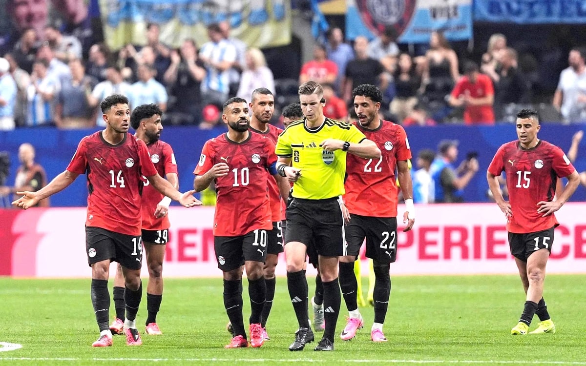 كأس العالم 2026: هل كان الحكم متحيزاً لصالح الأرجنتين في مباراتهم ضد مصر؟