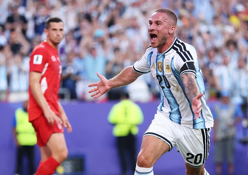ماك أليستر يمنح الأرجنتين التقدم المبكر أمام سويسرا في ربع نهائي كأس العالم 2026