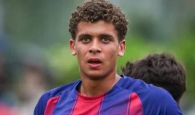 وصول حمزة عبد الكريم لتدريبات الفريق الأول لنادي برشلونة.. فيديو