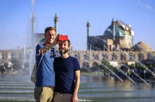 انهيار الريال الإيراني يضرب السياحة في مقتل والعقوبات الدولية تعيد رسم خارطة السفر والاستثمار بالبلاد