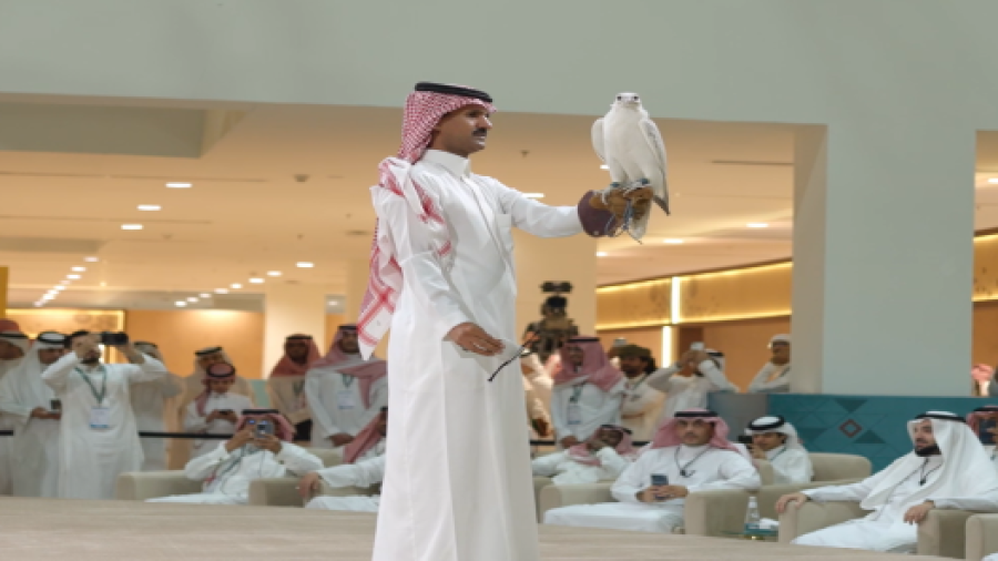 رقم قياسي مذهل في مزاد السعودية 2026 بعد بيع أغلى صقر بمبلغ مليون و300 ألف ريال