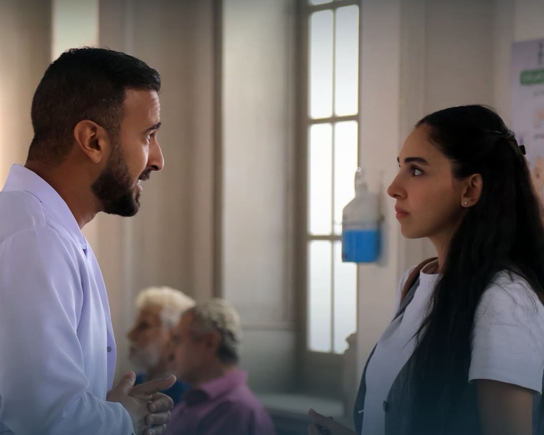 مؤلف مسلسل بنج كلي يفجر مفاجأة عن الأحداث بعد انتقادات الأطباء