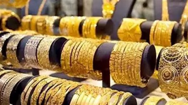 أسعار الذهب اليوم تتراجع بشكل طفيف مع ارتفاع الدولار الأمريكي