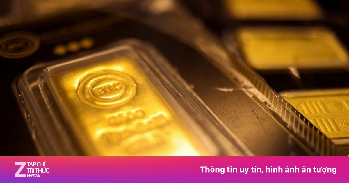 انخفاض أسعار الذهب العالمية وارتفاع أسعار النفط الخام إلى ما يزيد على 90 دولارا للبرميل