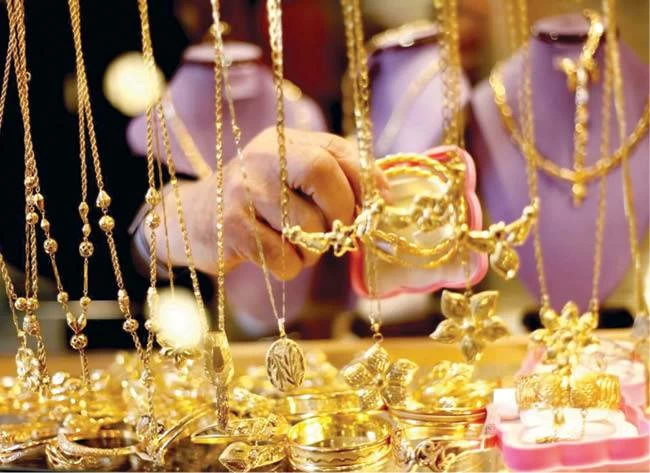 تراجع عيار 21 من الذهب اليوم الخميس مع بداية تعاملات السوق المحلية والعالمية