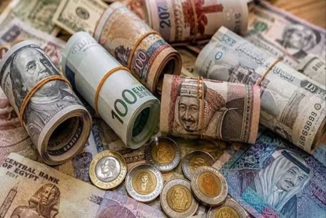 الدولار يرتفع في مستهل تعاملات الثلاثاء 11 أغسطس