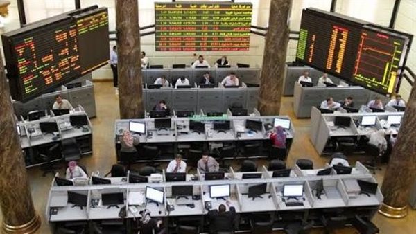 تباين أداء مؤشرات البورصة بداية تداولات جلسة ختام الأسبوع