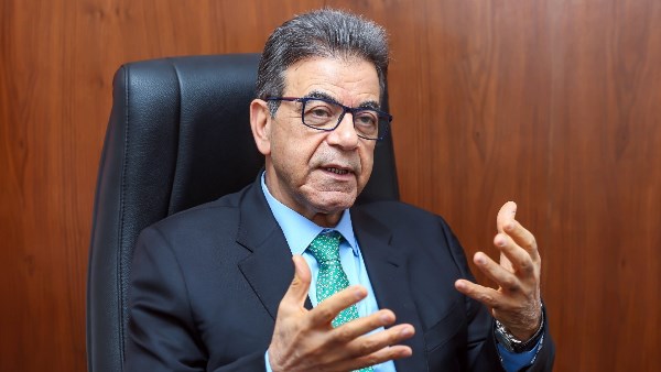 خبراء بيطريون يحذرون من تفشي السالمونيلا ويطالبون بسد عجز الأطباء وتعزيز الرقابة لحماية الصحة العامة