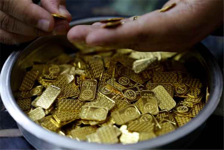المشهد الاقتصادي يشهد ارتفاعا جديدا في أسعار الذهب على المستوى العالمي
