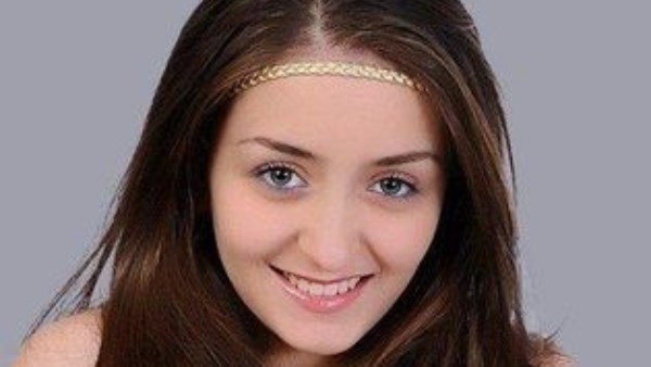 طلعت عايشة.. من هي دينا حرب بعد انتشار أنباء عن وفاتها