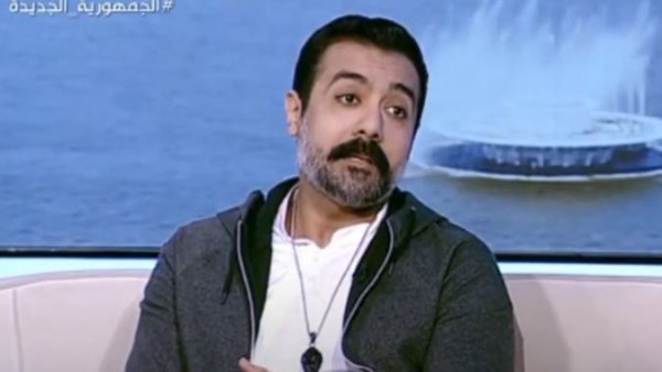 تشييع جثمان زوجة حسن عيد بجامع الأزهر قبل نقلها إلى تونس