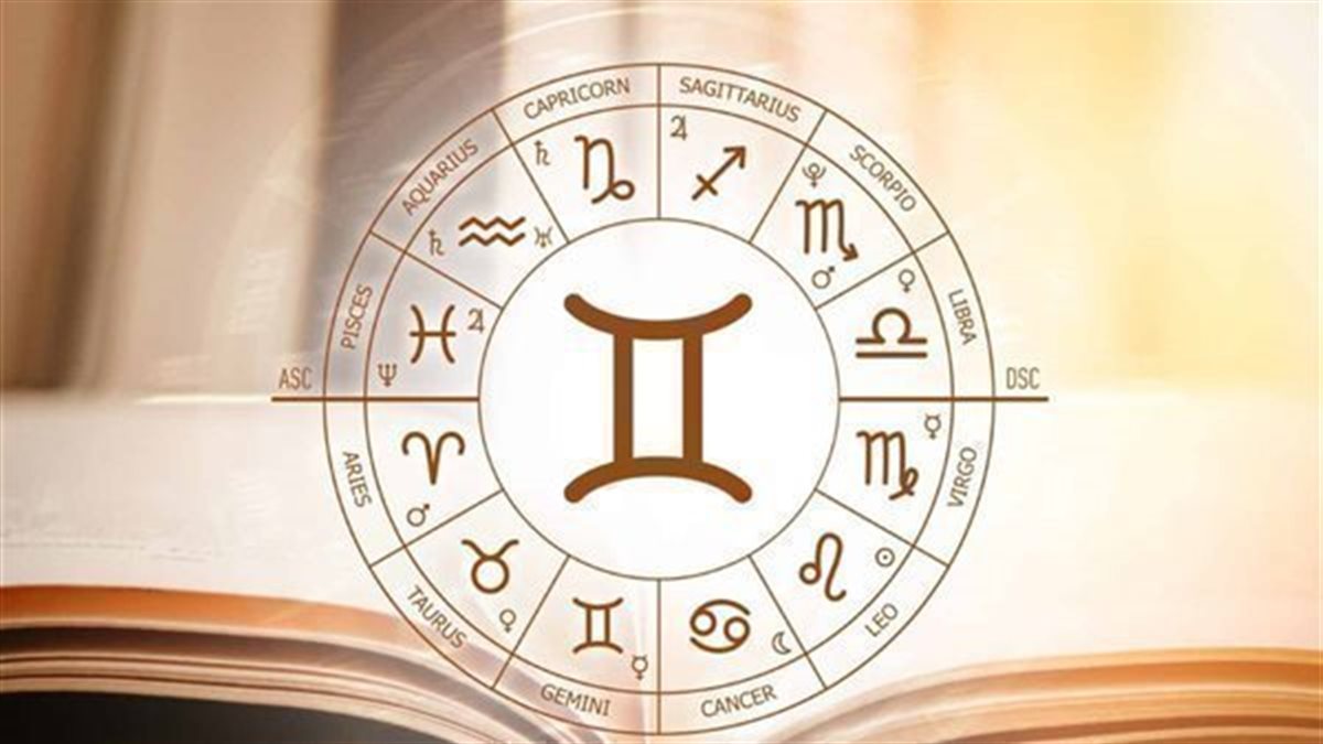 توقعات برج الجوزاء اليوم الأحد 2 أغسطس 2026 ودعوة لمواصلة التطوير الذاتي
حظك اليوم الأحد 2 أغسطس 2026 لمواليد برج الجوزاء في رحلة التطور والنجاح
برج الجوزاء اليوم الأحد 2 أغسطس 2026 وفرص ذهبية لتعزيز مهاراتك الشخصية