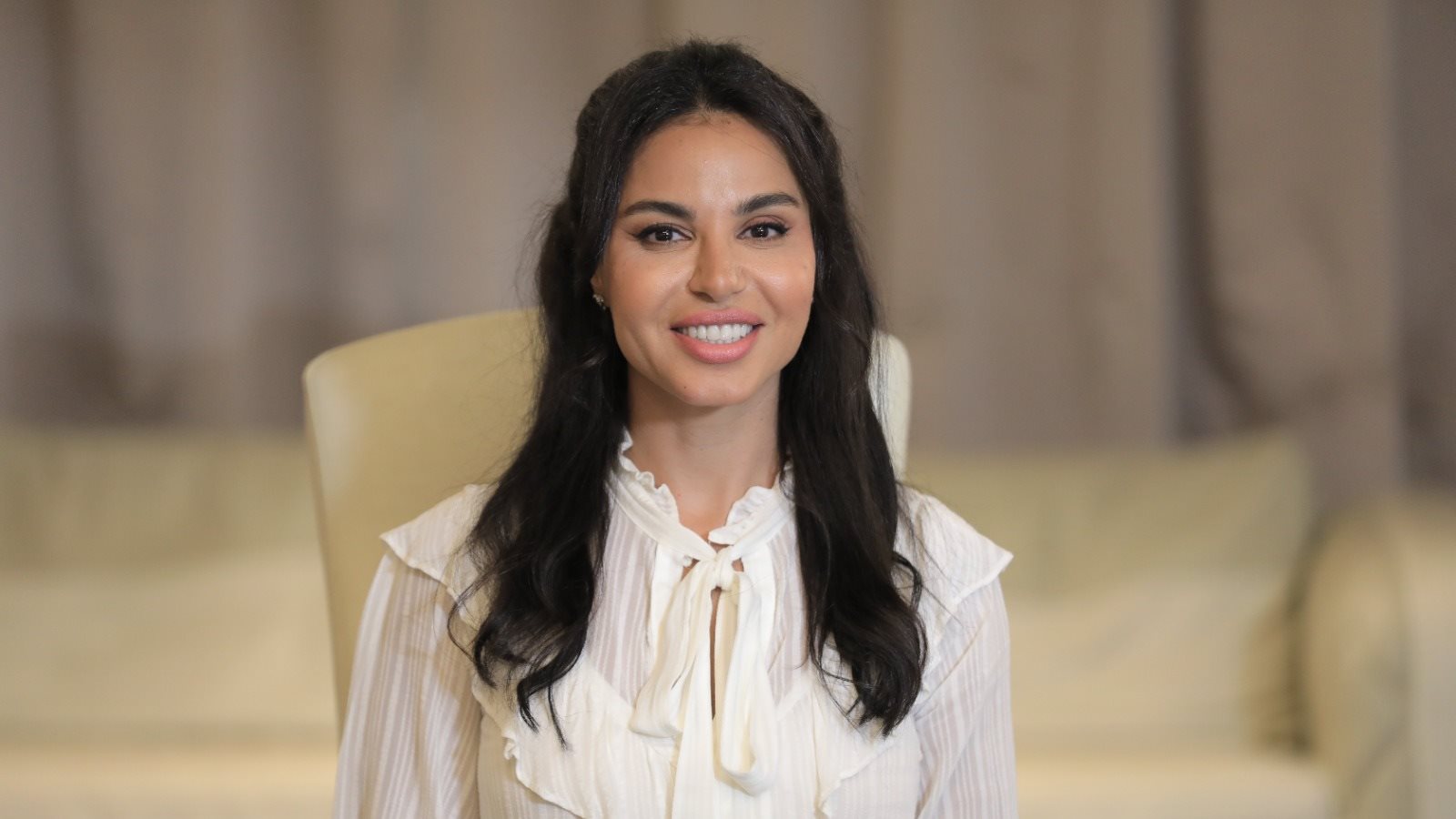 نسرين أمين تتصدر الترند بعد حديثها عن صداقتها بأحمد حاتم