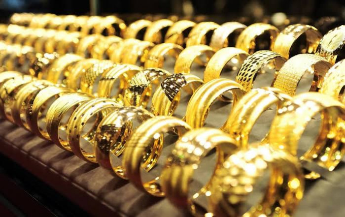 ارتفاع أسعار الذهب يتصدر المشهد بسبب انخفاض أسعار النفط