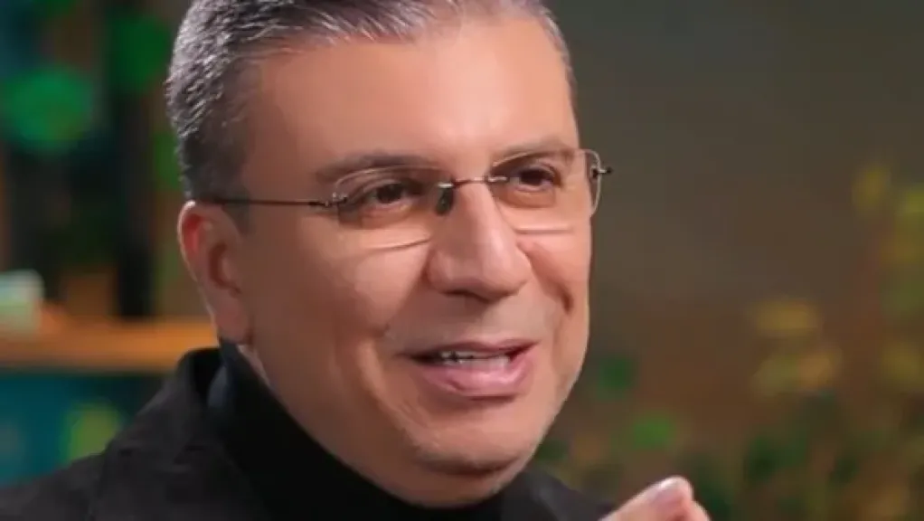 3 قصص إنسانية مؤثرة يكشف عنها عمرو الليثي في برنامج واحد من الناس
برنامج واحد من الناس يسلط الضوء على 3 حكايات إنسانية استثنائية مع عمرو الليثي
عمرو الليثي يروي 3 قصص إنسانية ملهمة ضمن برنامج واحد من الناس