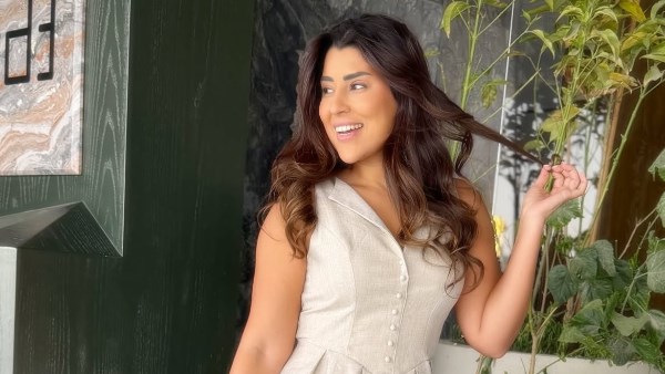 آيتن عامر تتألق في أحدث ظهور بفستان أنيق