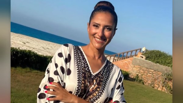 حنان مطاوع تتألق في أحدث ظهور بلوك كاجوال