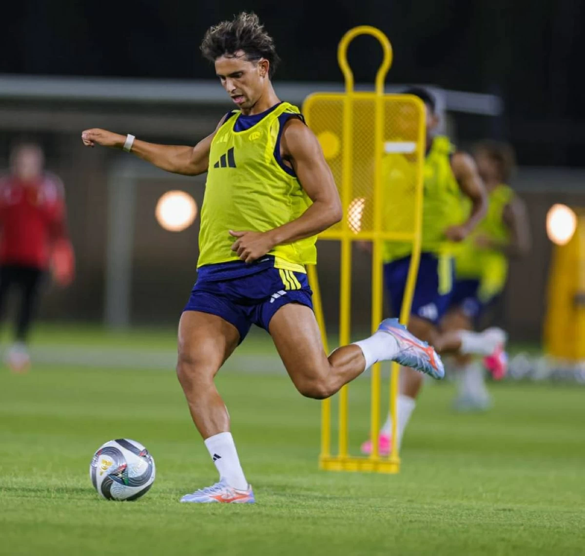 القنوات الناقلة لمباراة النصر والفتح في الدوري السعودي