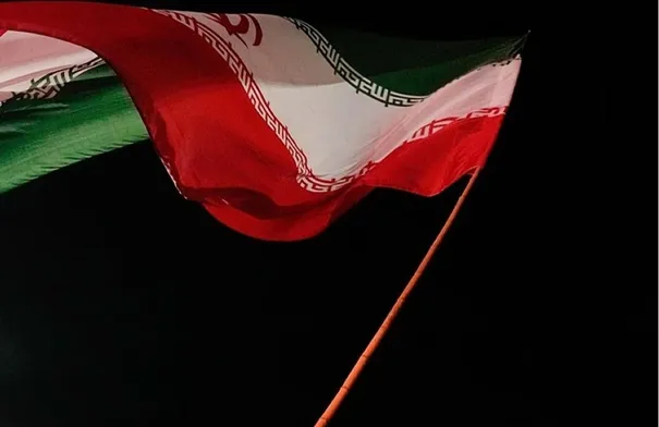 الغارديان تكشف تعقيدات استهداف واشنطن لحلفاء إيران