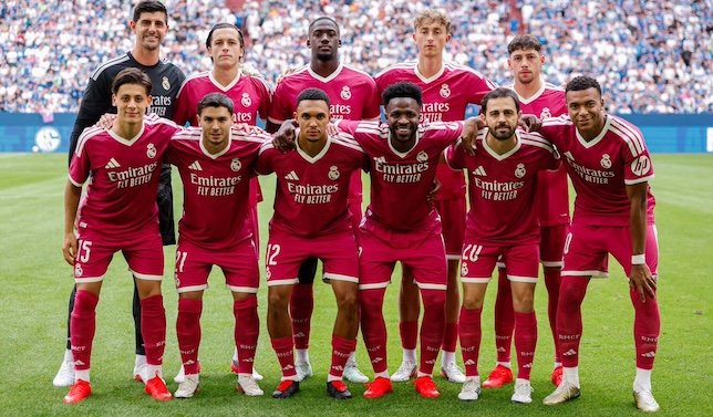 ريال مدريد يسحق شالكه بثلاثية نظيفة وتألق لافت لمبابي