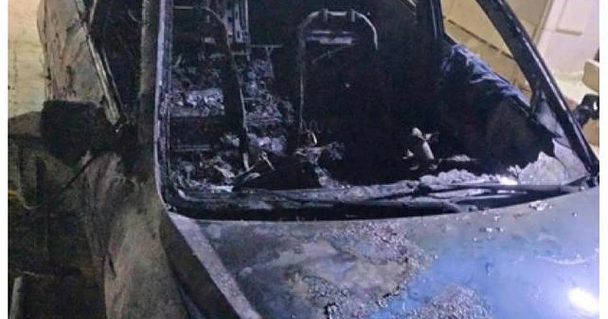 تحقيقات شرطية في إحراق مركبة واعتداءات استهدفت فلسطينيين في الضفة الغربية