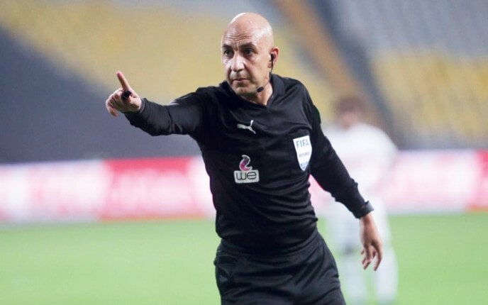 محمد عادل يكشف سر الحملة ضده بسبب احتواء اللاعبين ويصف فترة أوسكار بالعبث