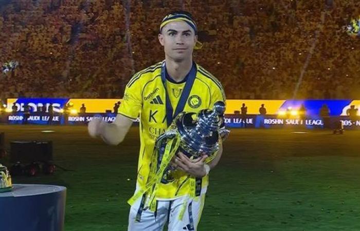تشكيل النصر المتوقع أمام الفتح في افتتاحية الدوري السعودي بغياب رونالدو
ملامح تشكيل النصر لمواجهة الفتح في الجولة الأولى من الدوري السعودي دون رونالدو
غياب رونالدو يفرض تغييرات على تشكيل النصر المتوقع أمام الفتح في مستهل الدوري السعودي