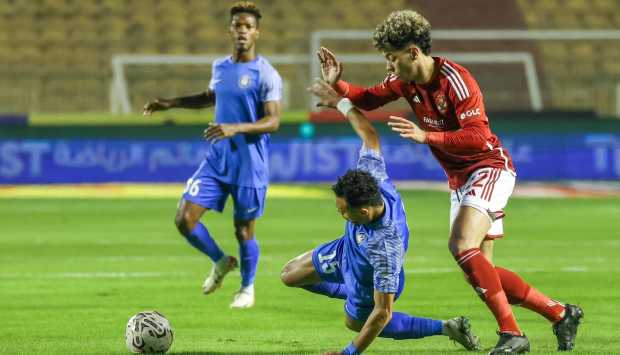 تاريخ مواجهات الأهلي وسموحة في الدوري المصري قبل موقعة الخميس